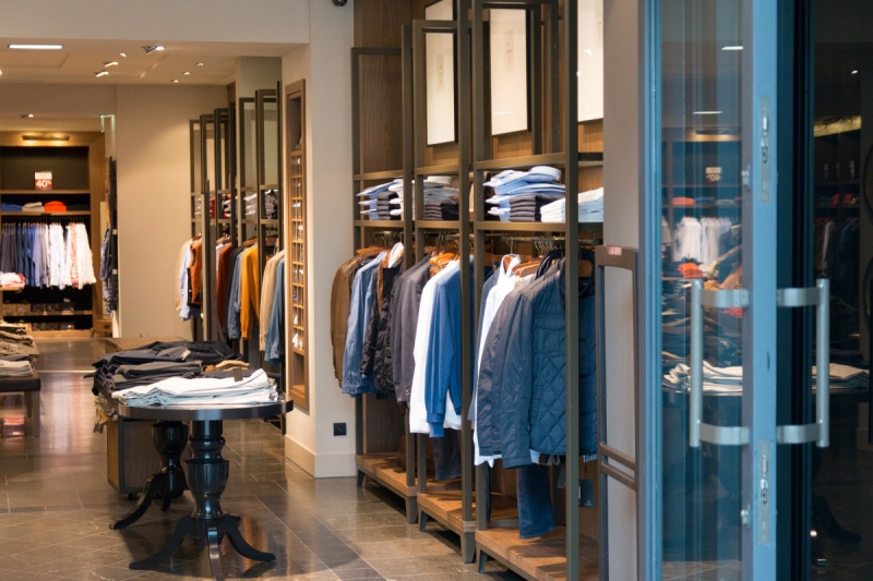 boutique-LA TOUR-min_shop_clothes_clothing_shopping_mall_shopping_kielce_crown_poland-862477